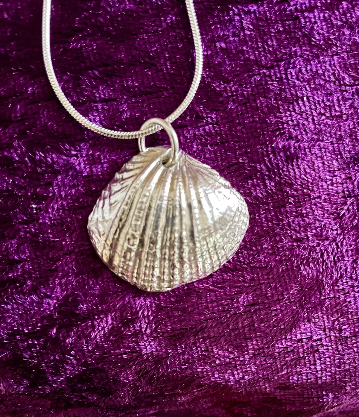 Silver shell pendant